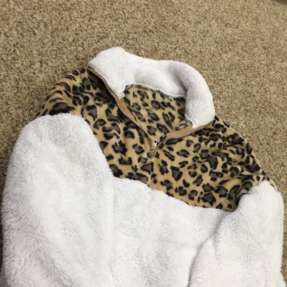 White and leopard pullover M - Picture 3 of 6